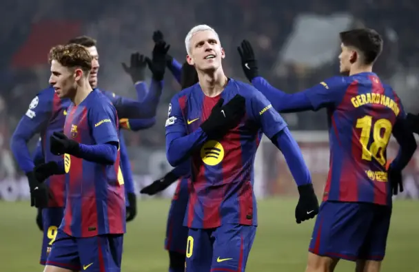 Slavia Corner Set Pieces Shake Barca Defense
