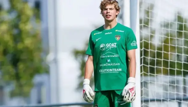 Man United Considering Backup Keeper Move